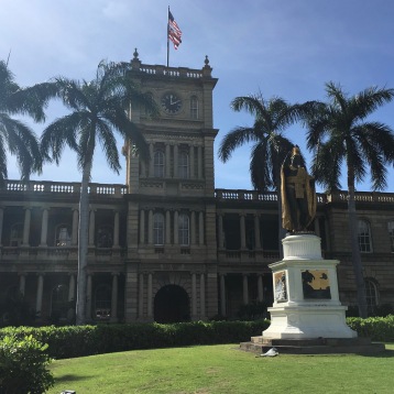 Aliiolani Hale and King Kamehameha statue! Love this building...